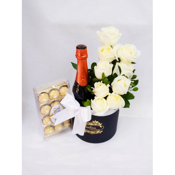  Luxuosa caixa box com  Espumante / Ferrero Rocher com 8 rosas brancas, 