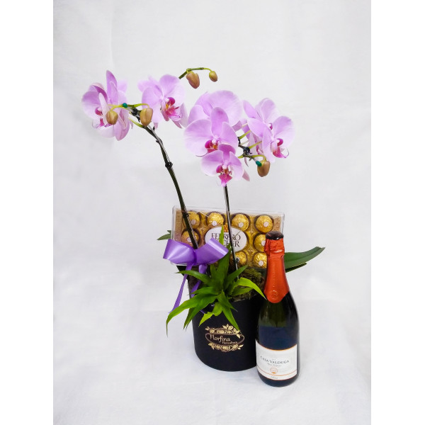 Requintada BOX com orquídea lilás, ferrero rocher e espumante Casa Valduga